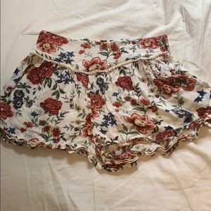 american eagle floral flowy shorts